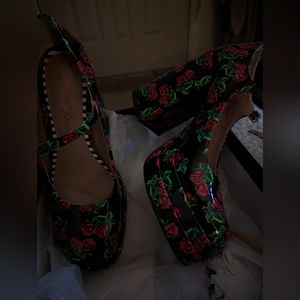 Betsy Johnson chunk heel